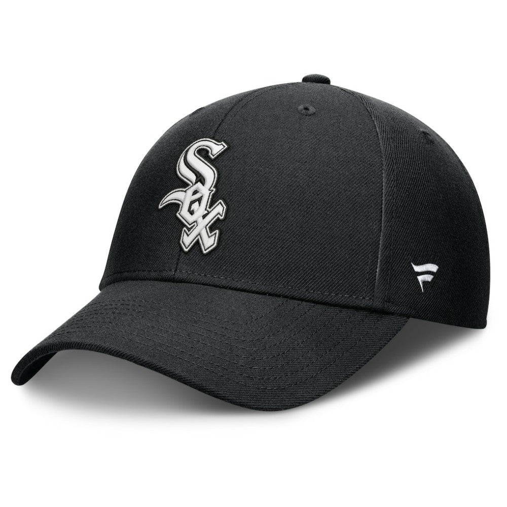 Black Chicago White Sox Fanatics Core Adjustable Hat