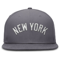 Gray New York Yankees Nike Performance True Fitted Hat