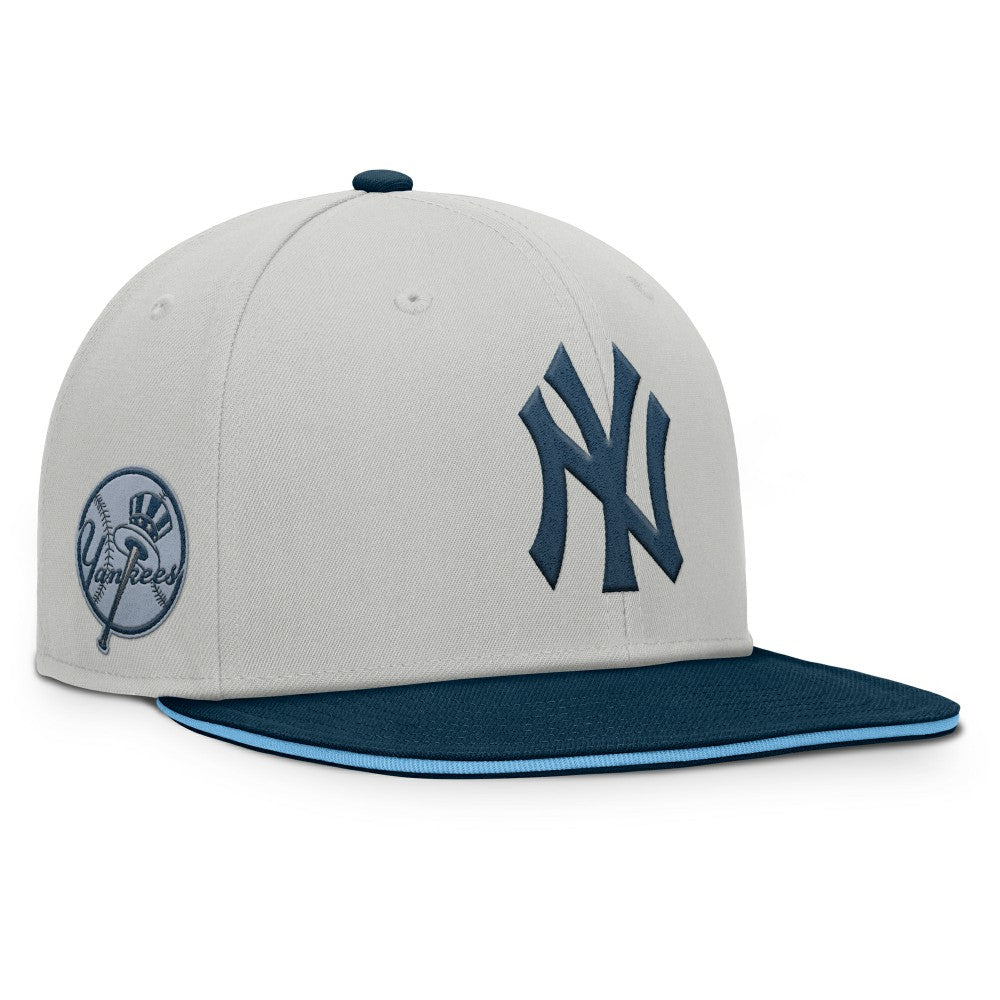 Gray New York Yankees Fanatics Knuckleball Snapback Hat