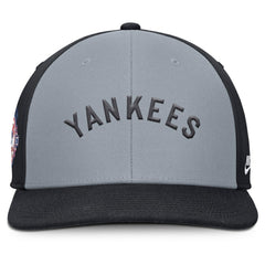 Gray/Navy New York Yankees Nike Pro Performance Snapback Hat