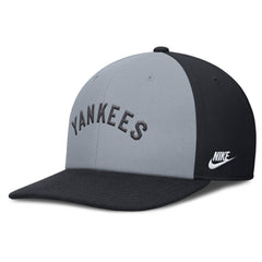 Gray/Navy New York Yankees Nike Pro Performance Snapback Hat