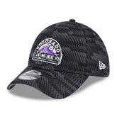 Black Colorado Rockies New Era 2025 MLB Clubhouse 39THIRTY Flex Hat