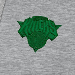 New York Knicks Antigua St. Patrick's Day Victory Raglan Pullover Hoodie