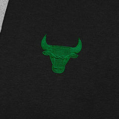 Chicago Bulls Antigua St. Patrick's Day Victory Raglan Pullover Hoodie