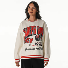 The Wild Collective Women's Oversized Vintage French Terry Sweatshirt - Tampa Bay Buccaneers Sweatshirts