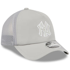 Gray New York Yankees New Era 2026 Batting Practice Apex 9FORTY Adjustable Trucker Hat
