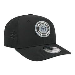 Black New York Yankees New Era Circle 9SEVENTY Adjustable Hat