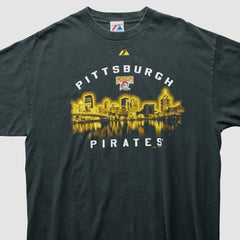 Black Pittsburgh Pirates Majestic 2000s T-Shirt