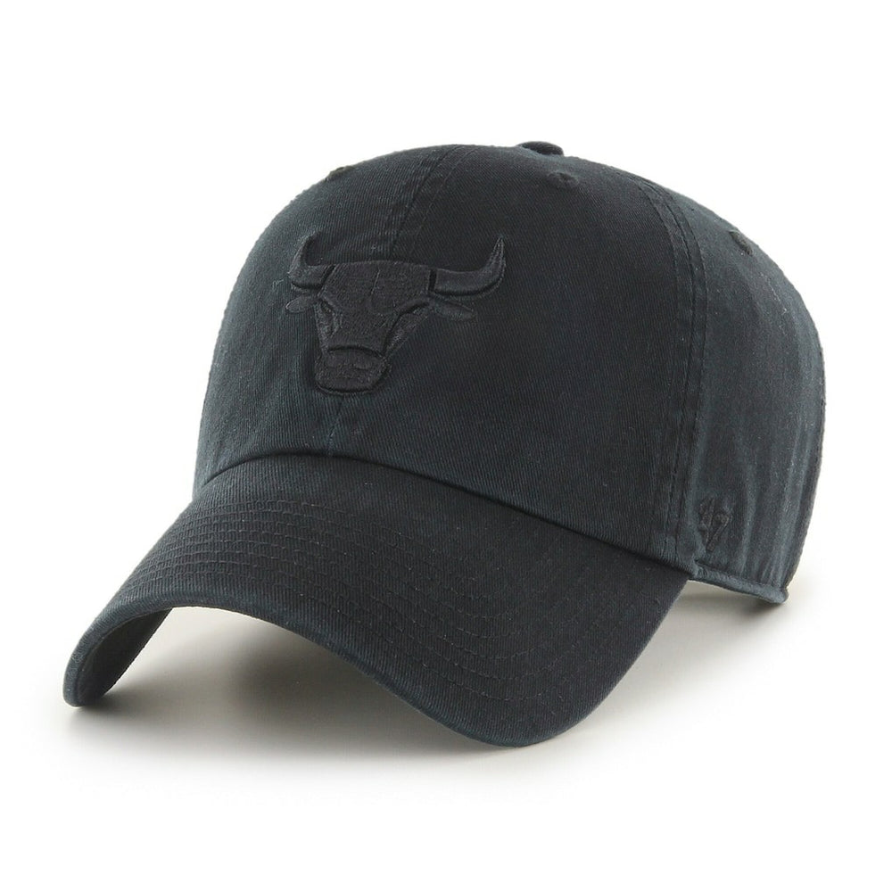 47 brand Chicago Bulls '47 Black on Black Clean Up Adjustable Hat