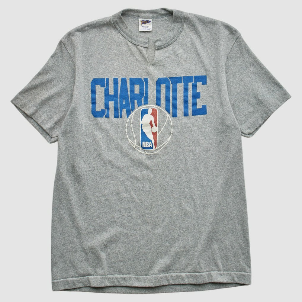 Vintage Charlotte Hornets Trench 90s T-shirt