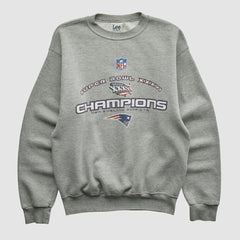Lee Sport 2002 Pullover Sweatshirt - New England Patriots Pullover