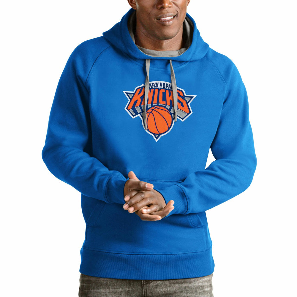 New York Knicks Antigua Team Logo Victory Pullover Hoodie
