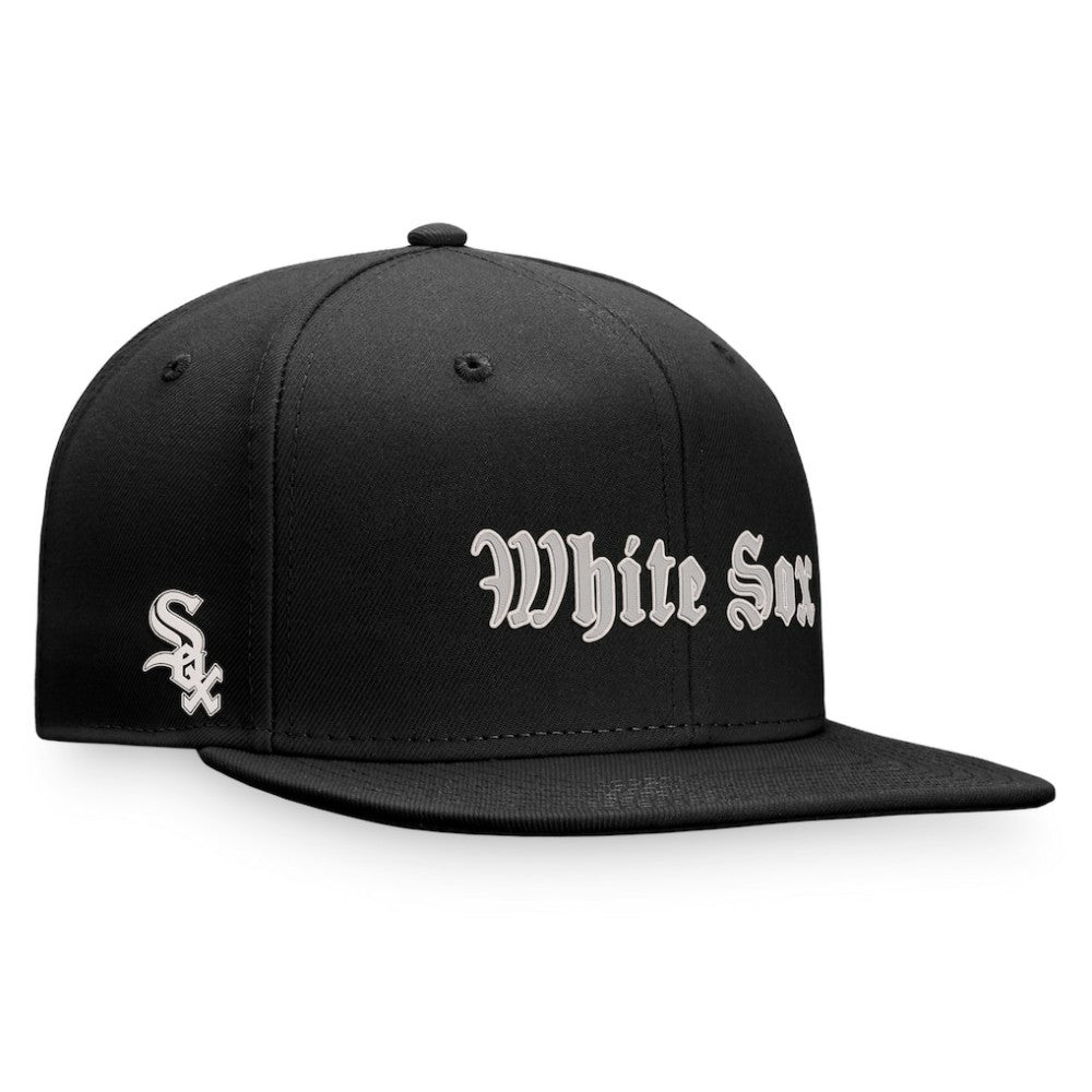 Black Chicago White Sox Fanatics Gothic Script Fitted Hat