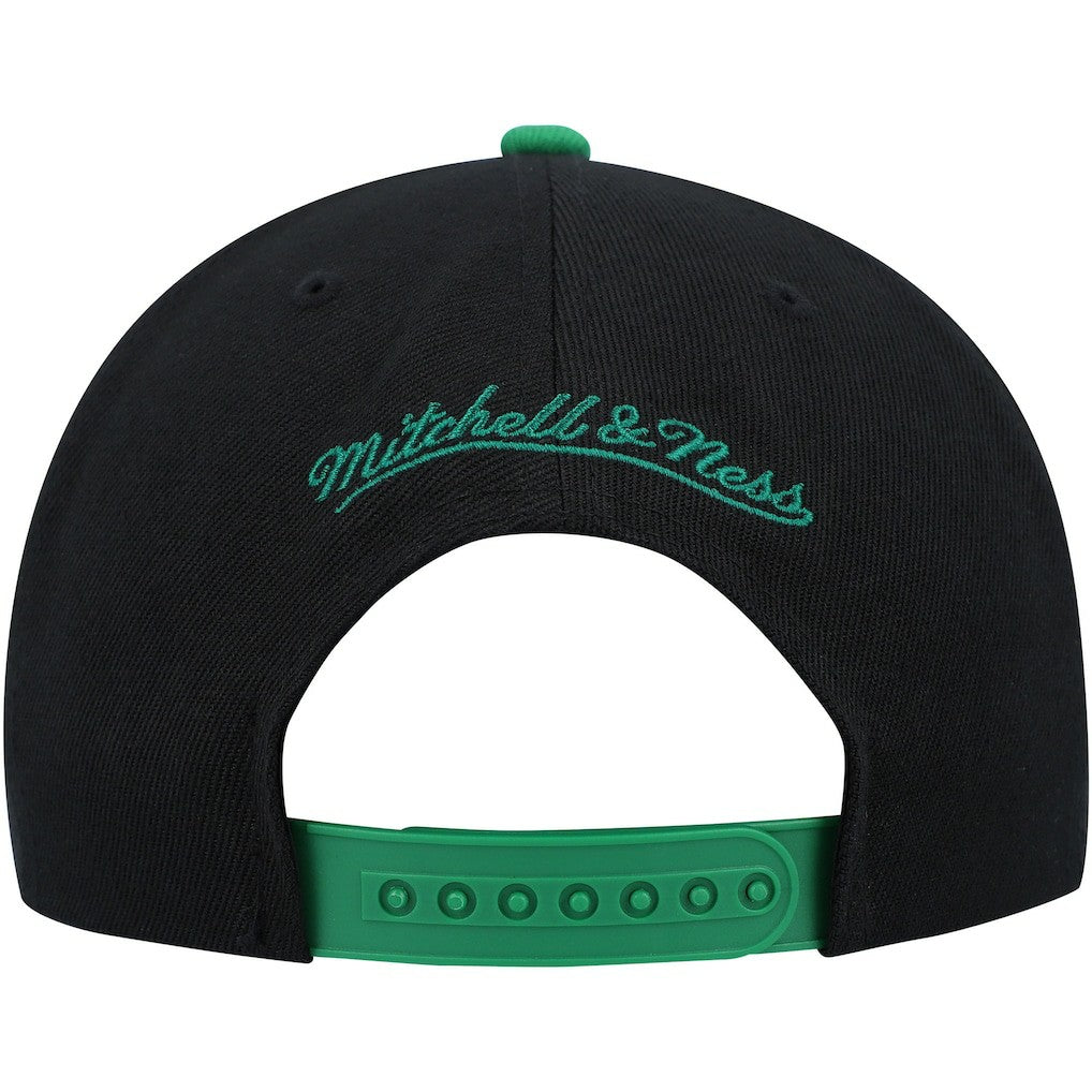Mitchell & Ness Boston Celtics Side Core 2.0 Snapback Hat