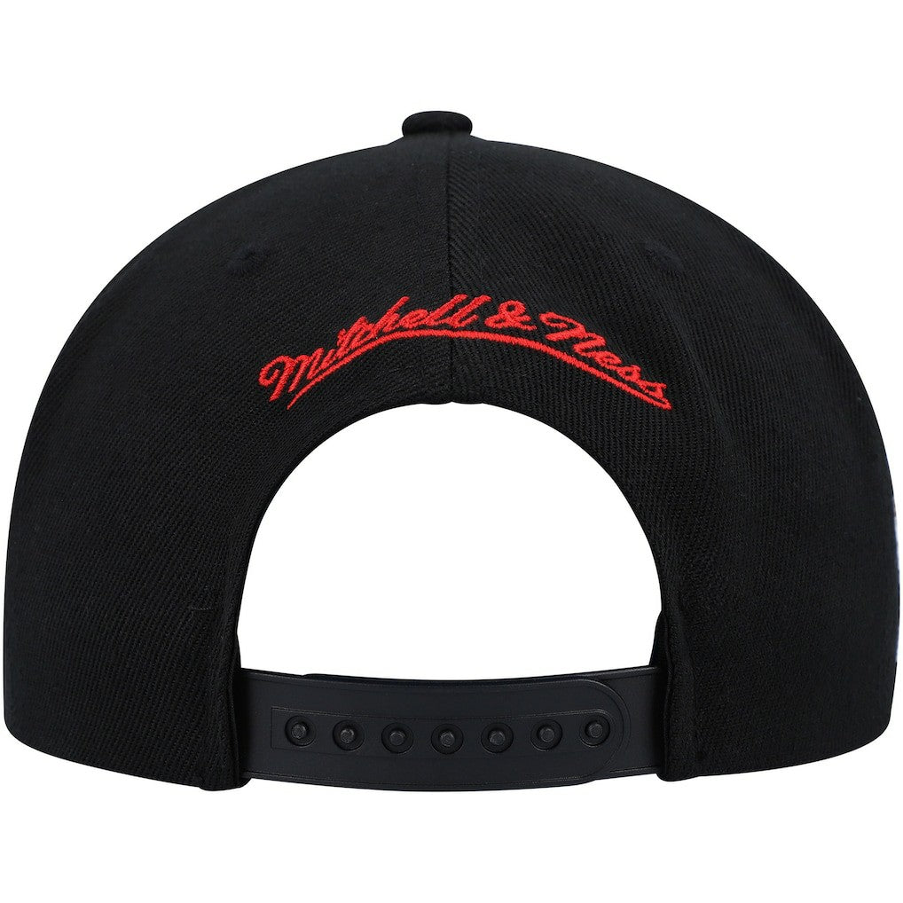 Mitchell & Ness Chicago Bulls Side Core 2.0 Snapback Hat