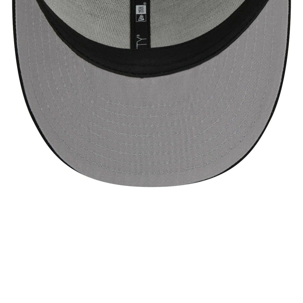 Black Chicago White Sox New Era Circle Trucker Low Profile 9FIFTY Snapback Hat