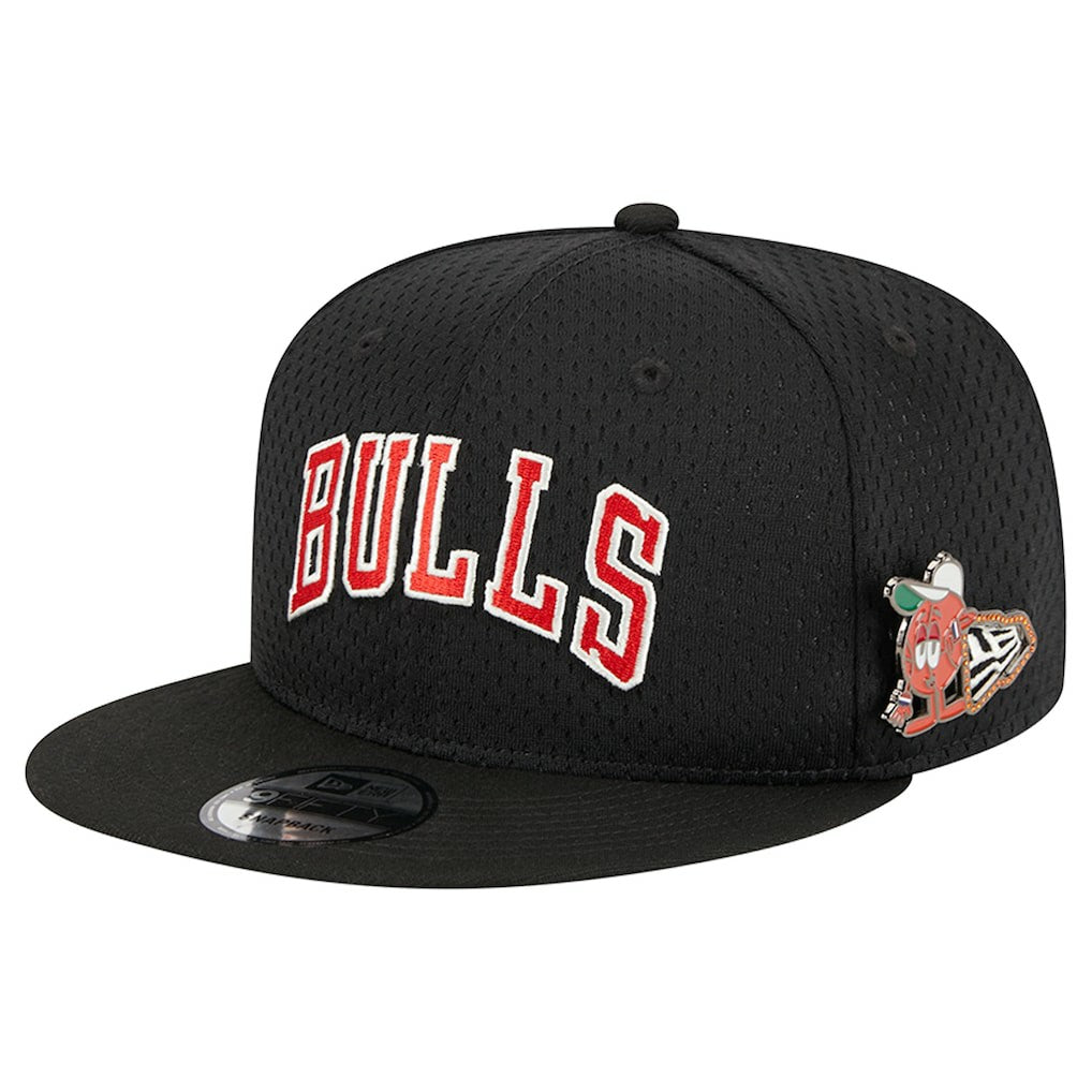 New Era Chicago Bulls Post-Up Pin Mesh 9FIFTY Snapback Hat