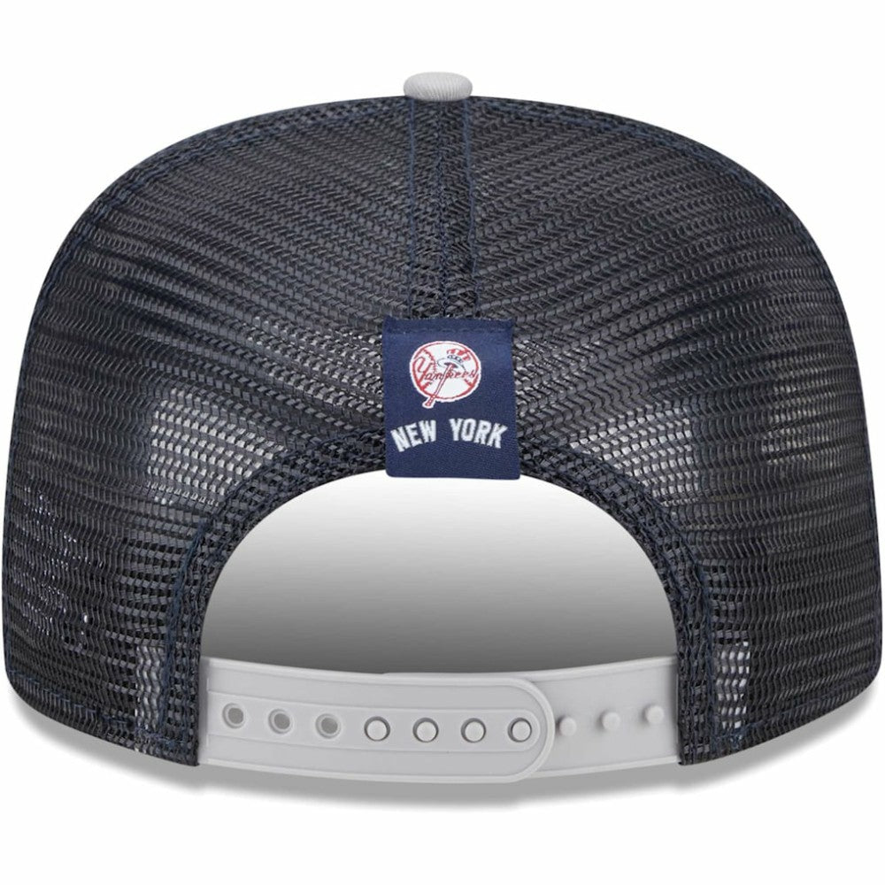 Navy New York Yankees New Era Speed Golfer Trucker Snapback Hat