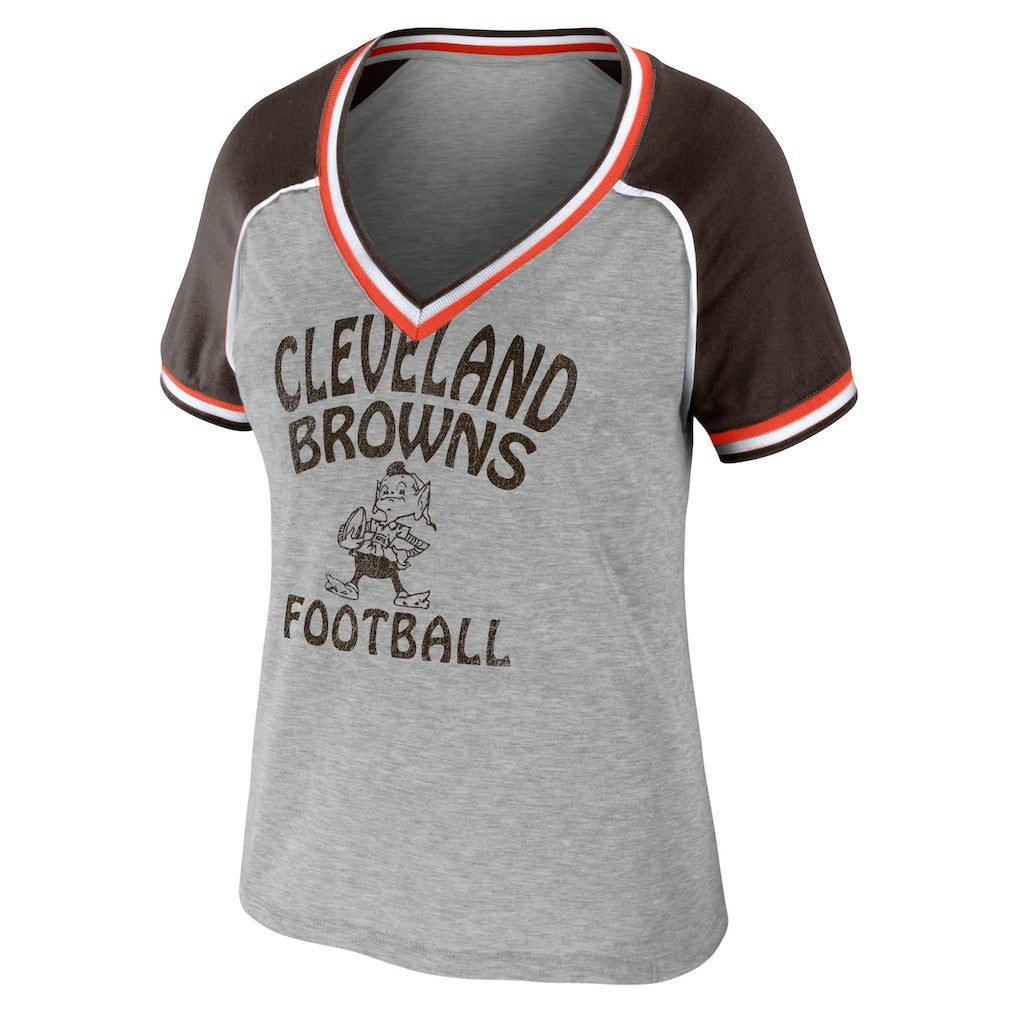 WEAR by Erin Andrews Women's Cropped Raglan Throwback V-Neck T-Shirt - Cleveland Browns T-shirts