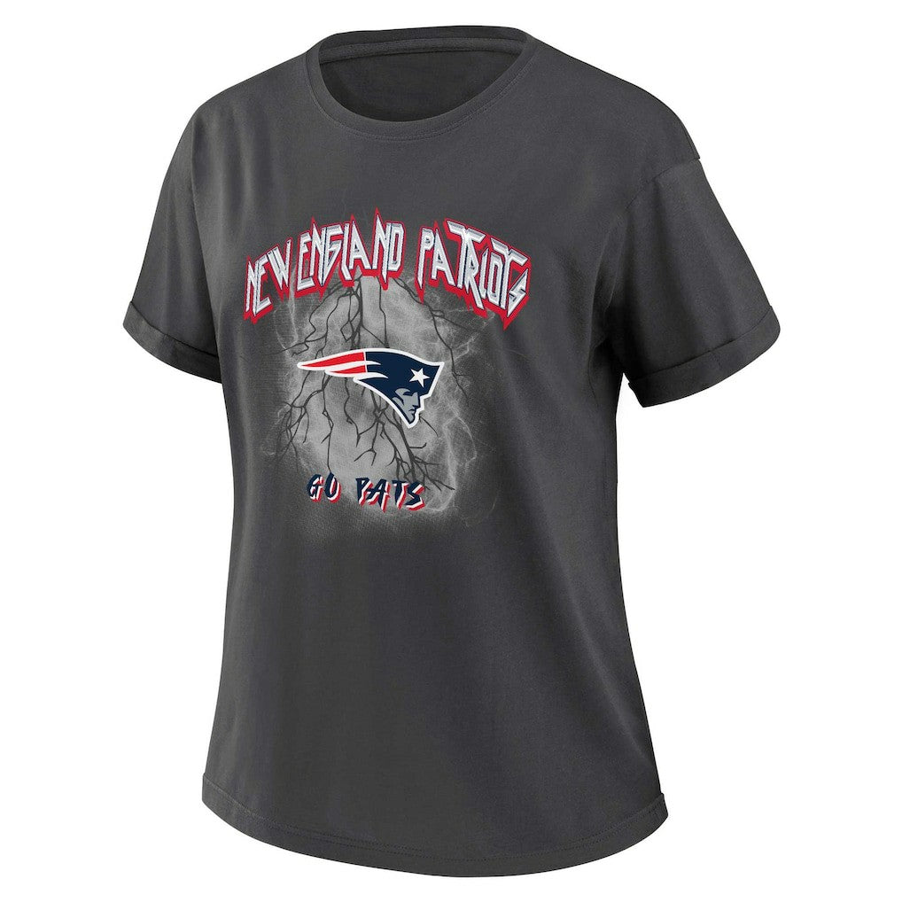 WEAR by Erin Andrews Women's Boyfriend T-Shirt - New England Patriots T-shirts