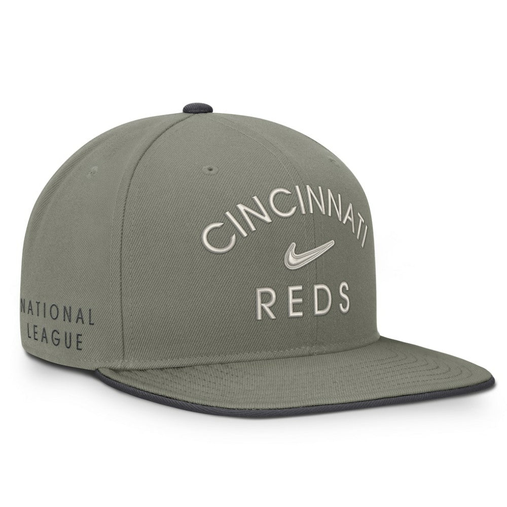 Olive Cincinnati Reds Nike Pro Dri-FIT Snapback Hat