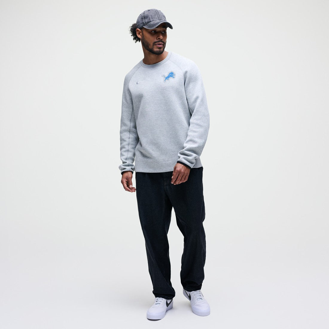 Tech Fleece Raglan Sweatshirt - Detroit Lions Sweatshirts