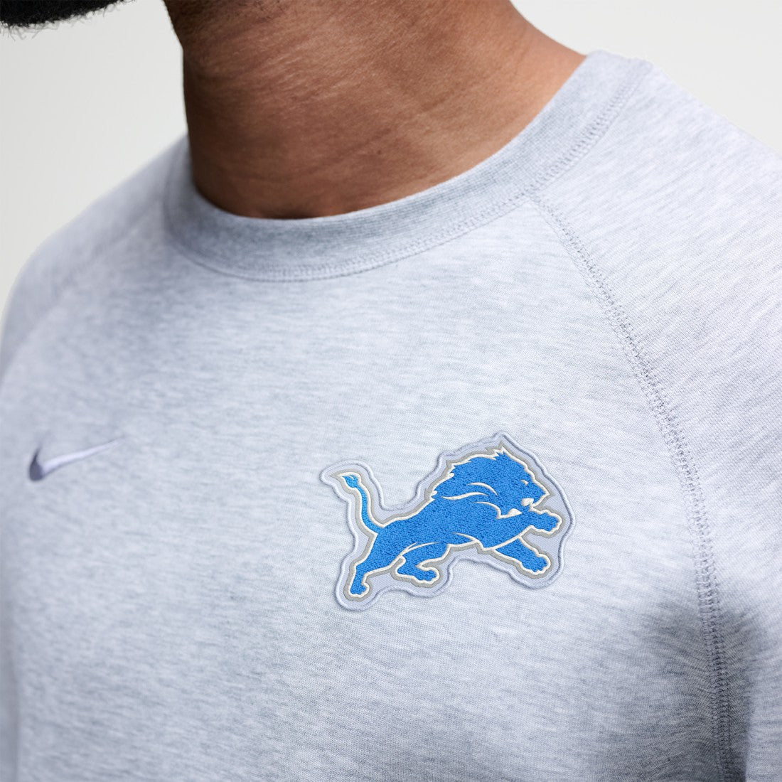 Tech Fleece Raglan Sweatshirt - Detroit Lions Sweatshirts
