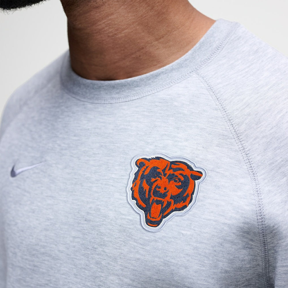 Tech Fleece Raglan Sweatshirt - Chicago Bears Sweatshirts