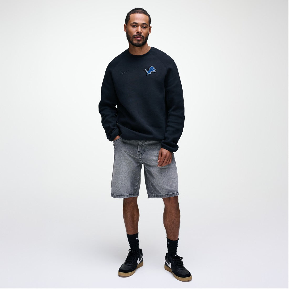 Tech Fleece Raglan Sweatshirt - Detroit Lions Sweatshirts