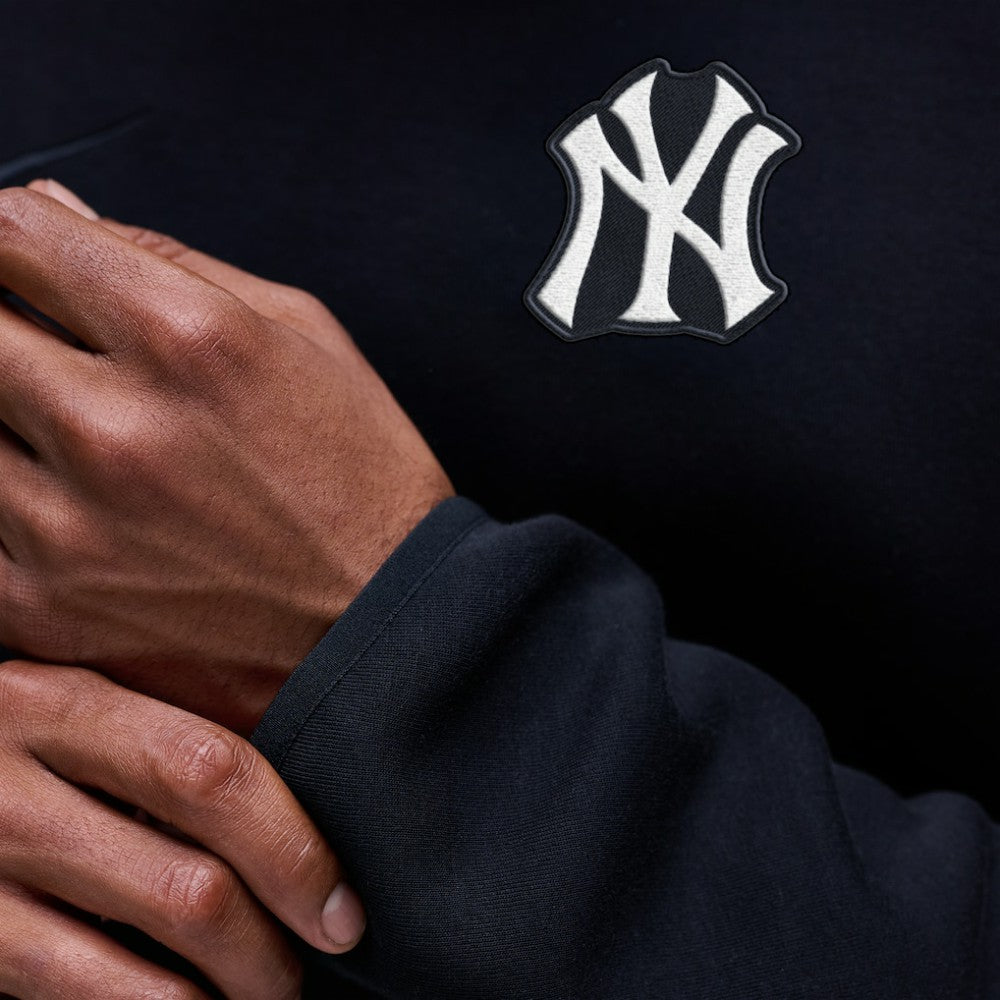 Black New York Yankees Nike Tech Fleece Raglan Sweatshirt