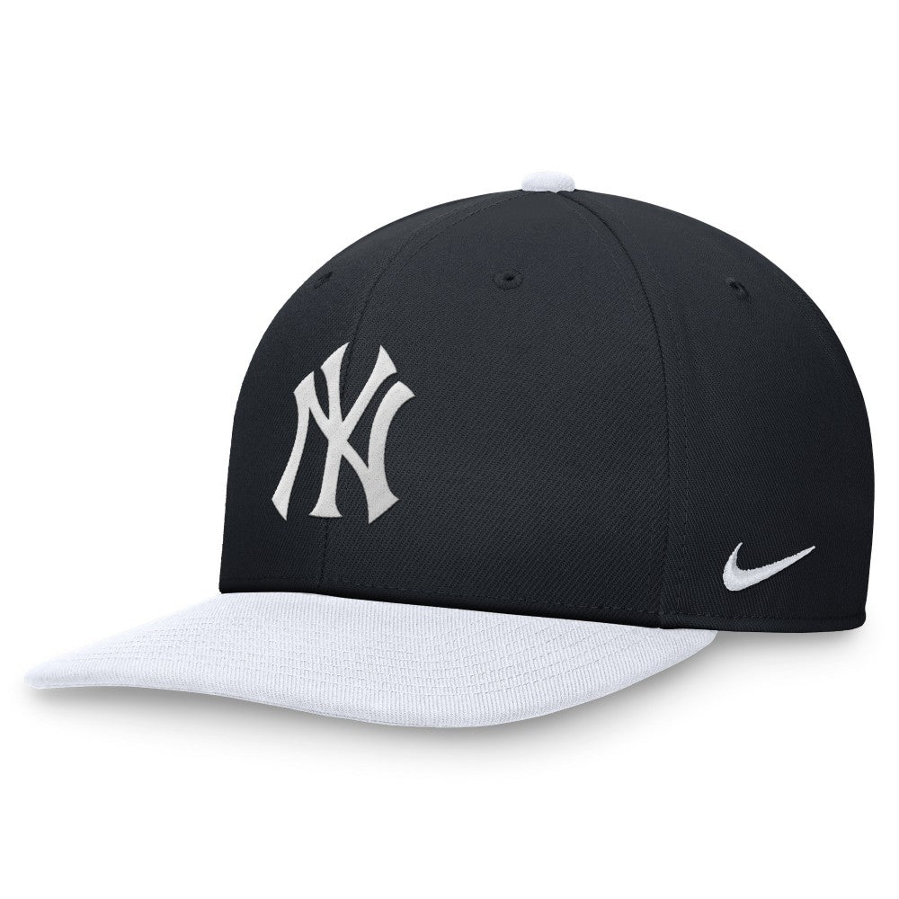 Navy/White New York Yankees Nike Two-Tone Snapback Hat