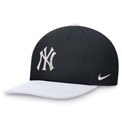 Navy/White New York Yankees Nike Two-Tone Snapback Hat