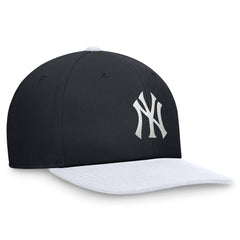 Navy/White New York Yankees Nike Two-Tone Snapback Hat
