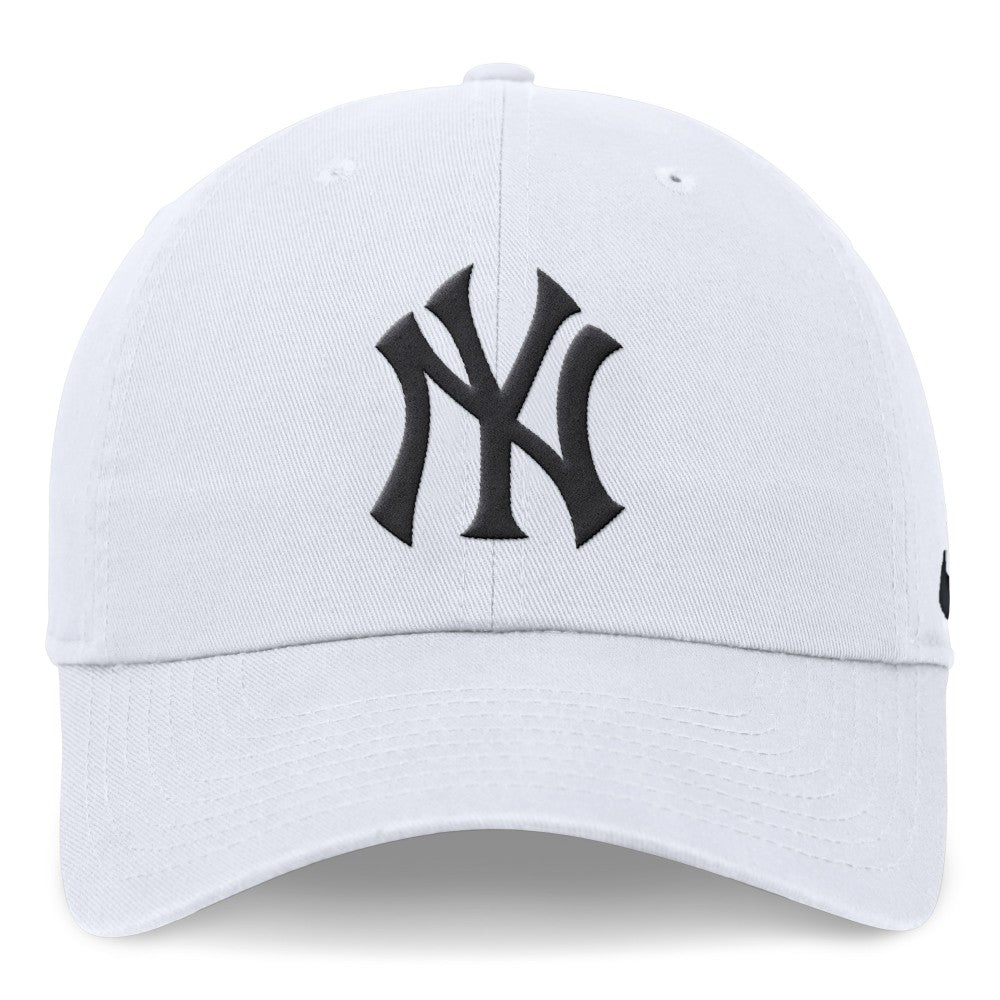 White New York Yankees Nike Club Adjustable Hat