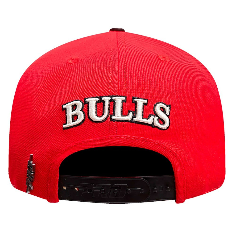 Chicago Bulls Pro Standard Pinch Chevron Adjustable Hat