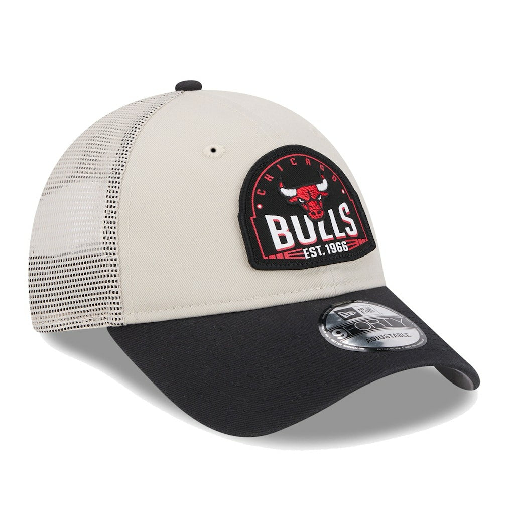New Era Chicago Bulls Throwback Patch Trucker 9FORTY Adjustable Hat