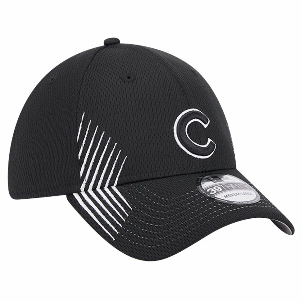 Black Chicago Cubs New Era Active Dash Mark 39THIRTY Flex Hat