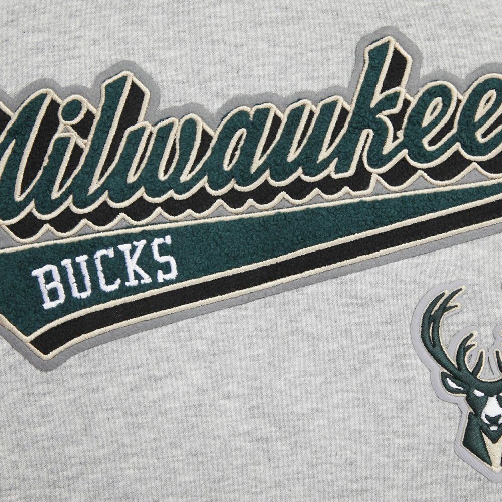 Milwaukee Bucks Pro Standard Women's Script Tail Cropped Pullover Hoodie