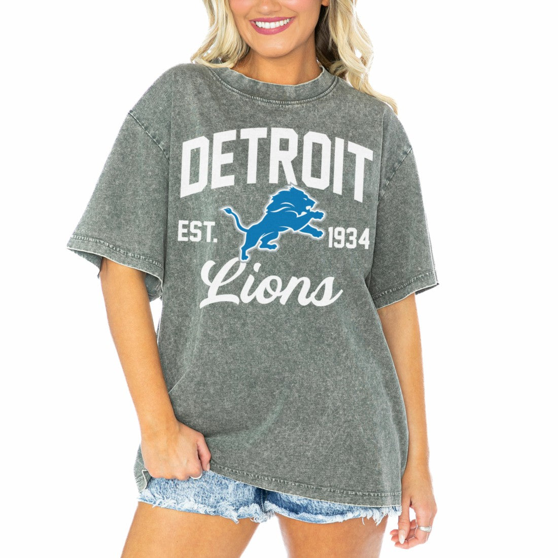 Gameday Couture Women's Tackle Titan Boyfriend Washed T-Shirt - Detroit Lions T-shirts