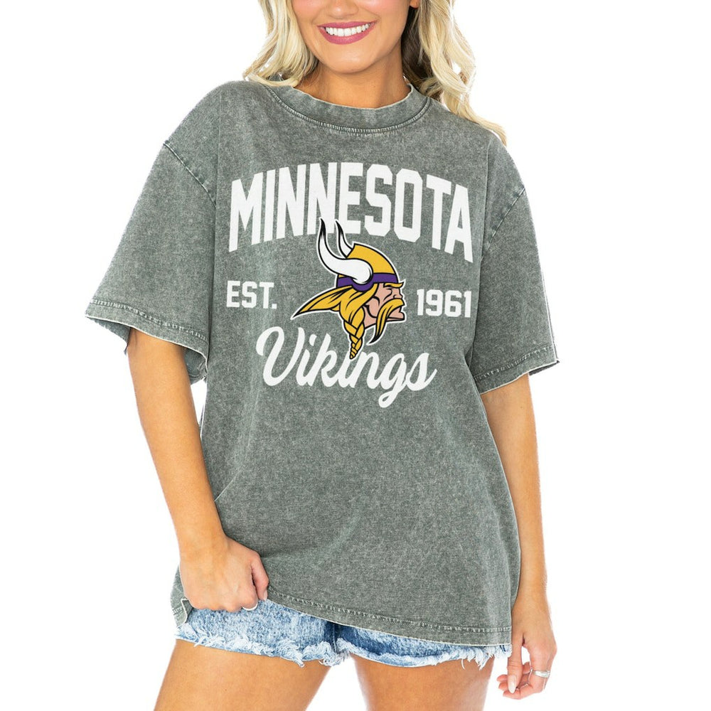 Gameday Couture Women's Tackle Titan Boyfriend Washed T-Shirt - Minnesota Vikings T-shirts