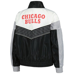 Chicago Bulls The Wild Collective Women's Courtside Half-Zip Track Jacket