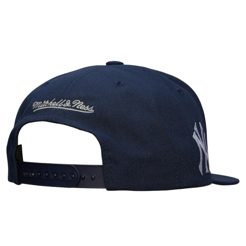 Navy New York Yankees Mitchell & Ness Team Tagged Snapback Hat