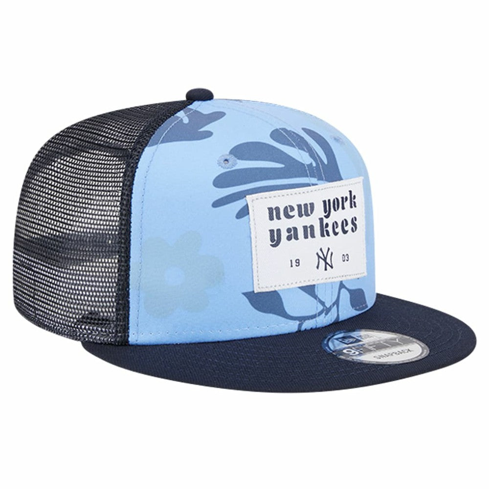 Navy New York Yankees New Era Bikini Bottom Trucker 9FIFTY Snapback Hat