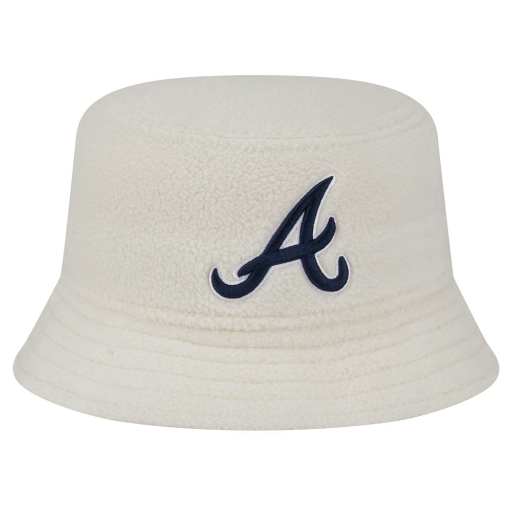 White Atlanta Braves New Era Women's Chrome Cozy Bucket Hat