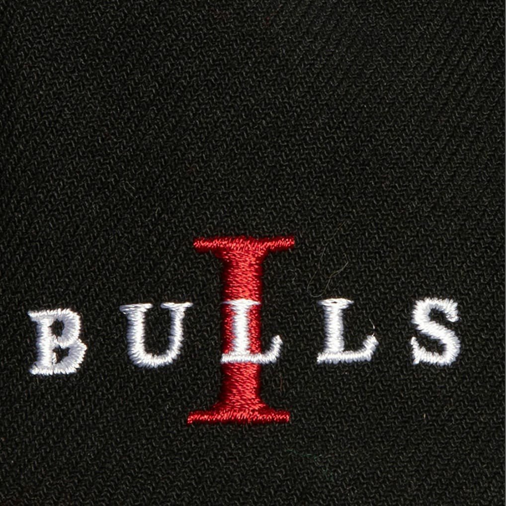 Mitchell & Ness Chicago Bulls Core Snapback Hat