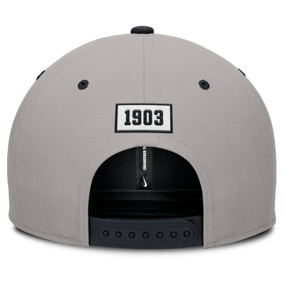 Gray/Navy New York Yankees Nike Cooperstown Collection Pro Performance Snapback Hat