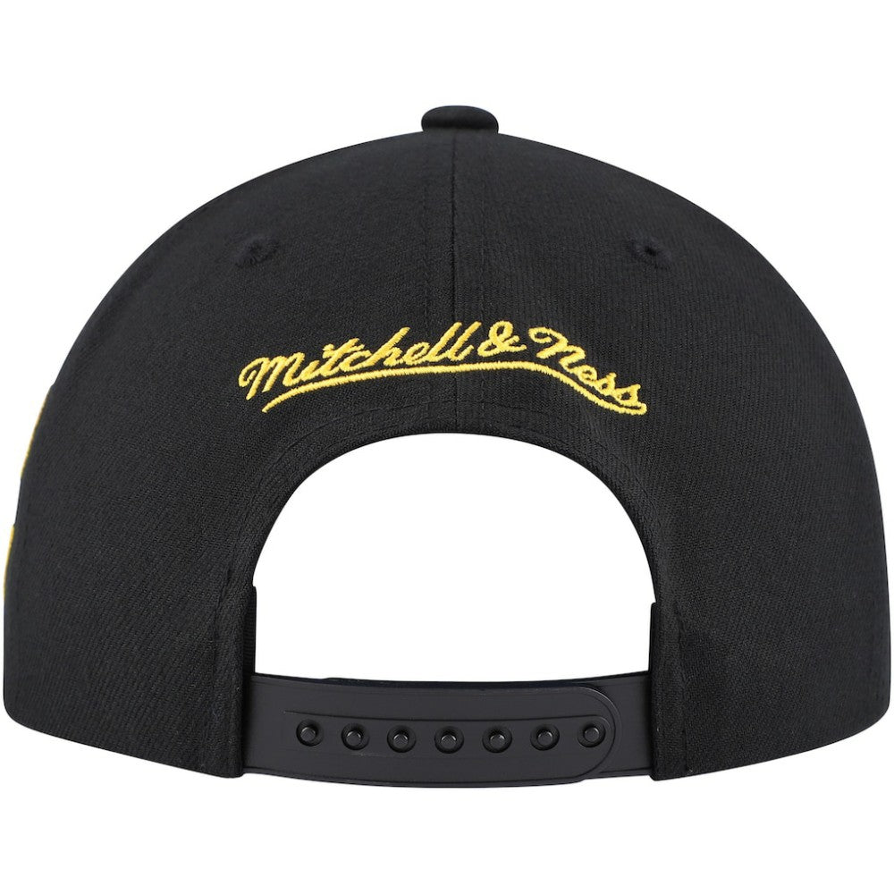 NHL Calgary Flames Mitchell & Ness Core Team Script 2.0 Snapback Hat