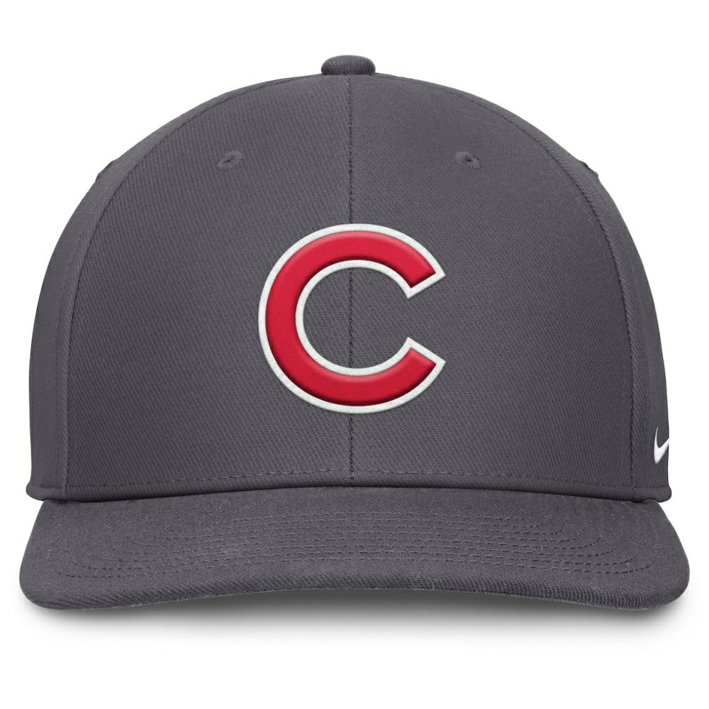 Gray Chicago Cubs Nike Pro Performance Snapback Hat