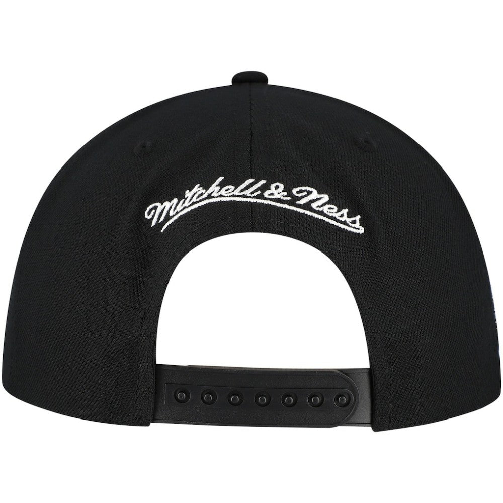 NHL Toronto Maple Leafs Mitchell & Ness Core Top Spot Snapback Hat