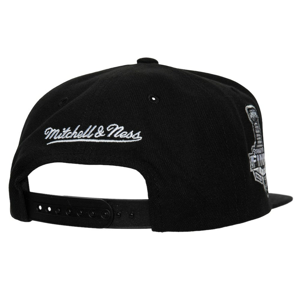 NHL Tampa Bay Lightning Mitchell & Ness Core Top Spot Snapback Hat